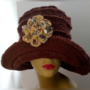 NWT Embossed Crochet Wide Brim Hemp Hat With Crochet Seashell Brooch